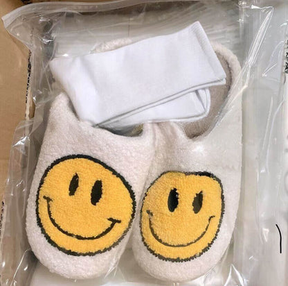 Serenosole™ HappySteps Smiley-Badelatschen | Bring ein Lächeln in jeden Schritt mit gemütlichem Komfort! (1+1 GRATIS)