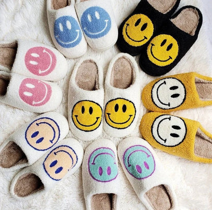 Serenosole™ HappySteps Smiley-Badelatschen | Bring ein Lächeln in jeden Schritt mit gemütlichem Komfort! (1+1 GRATIS)