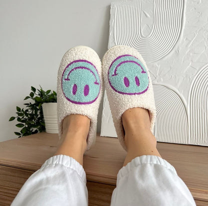 Serenosole™ HappySteps Smiley-Badelatschen | Bring ein Lächeln in jeden Schritt mit gemütlichem Komfort! (1+1 GRATIS)
