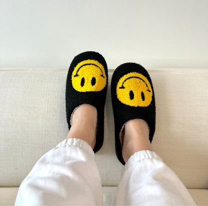 Serenosole™ HappySteps Smiley-Badelatschen | Bring ein Lächeln in jeden Schritt mit gemütlichem Komfort! (1+1 GRATIS)